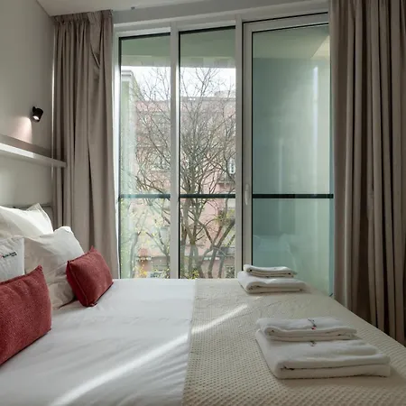 Flh Saldanha Elegance Апартаменты *